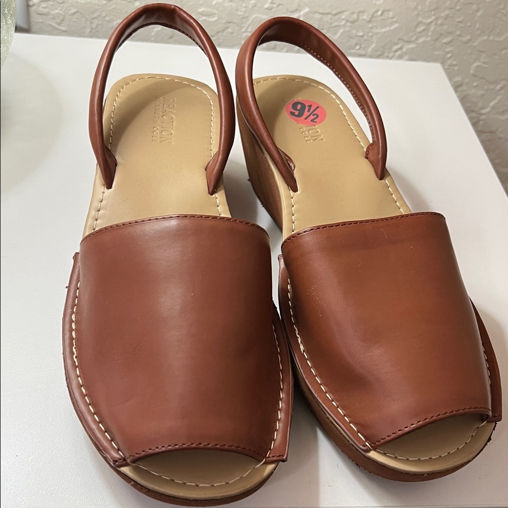 Kenneth Cole Reaction Tan Leather Slip-On Sandals
